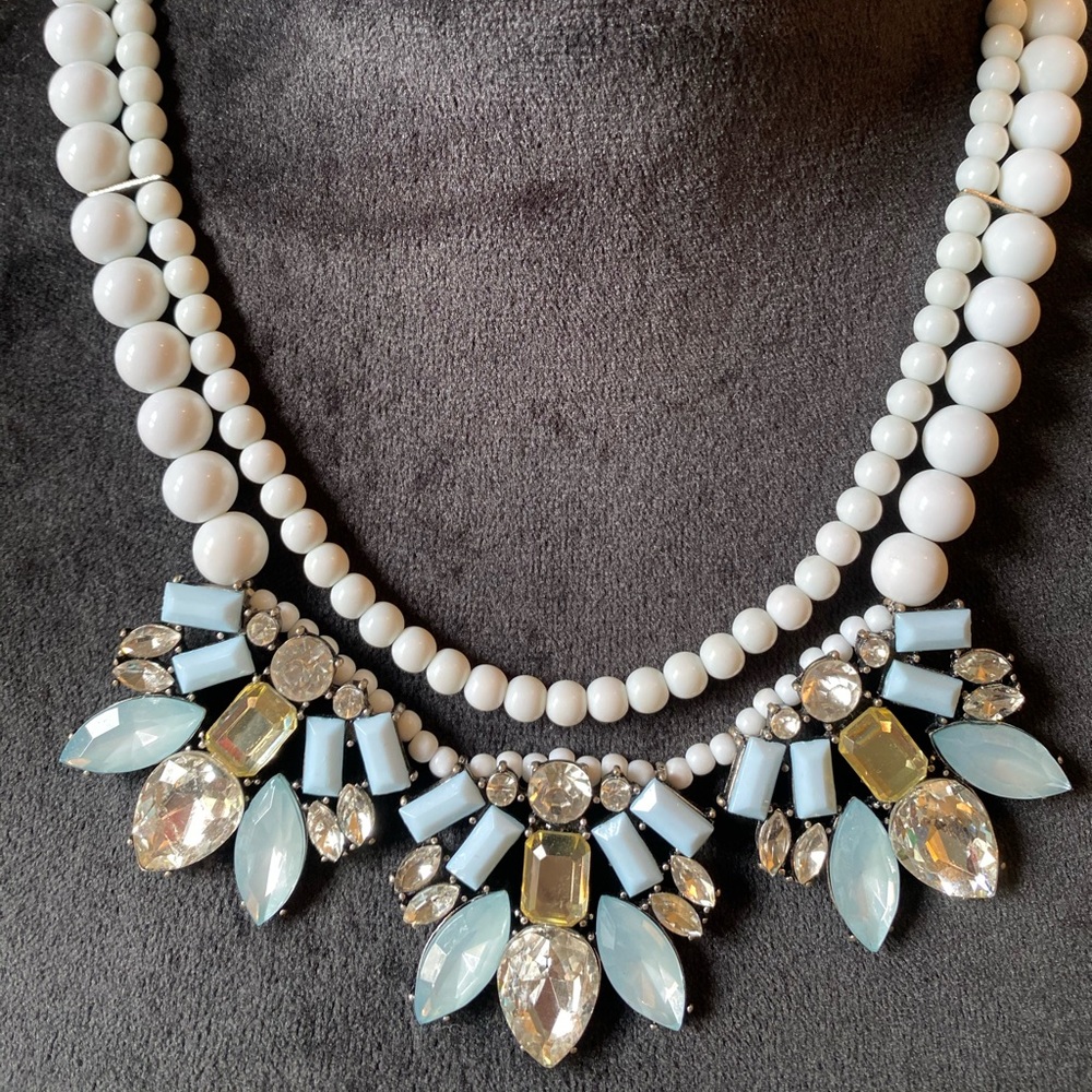 Charming Charlie statement necklace